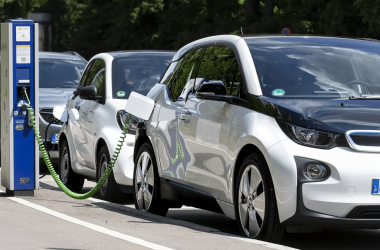 Электромобили и гибриды. Обзор последних моделей